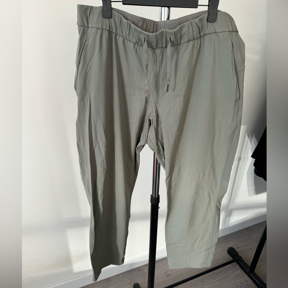Lululemon On The Fly Pant  (27” inseam), Size 14, 4-Way Stretch Luxstreme